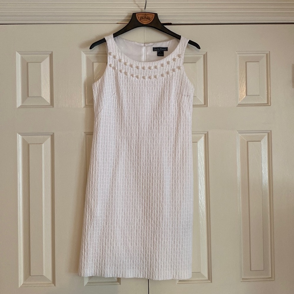 White sleeveless dress
